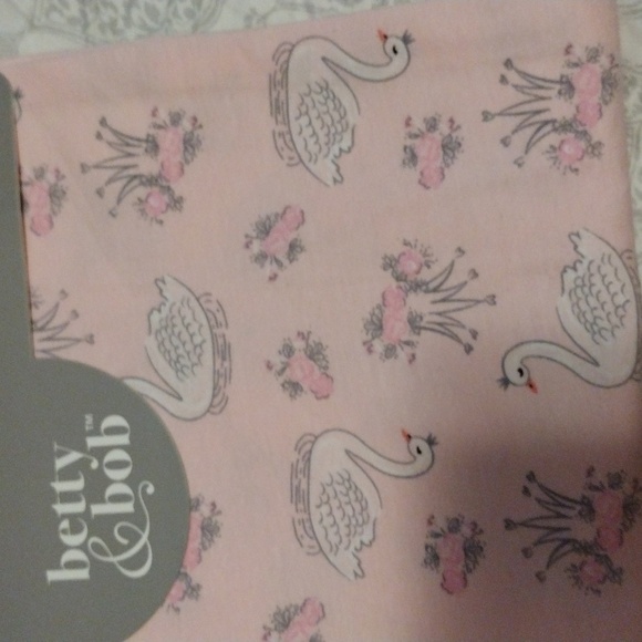 NEW Betty and Bob 2 pc Swaddle Blanket and Hat - Picture 6 of 11